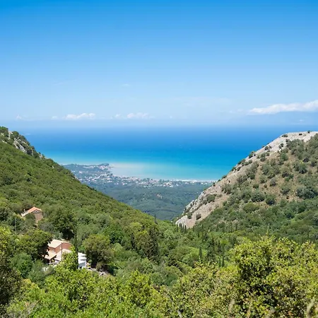 Porto Saint Stephanos Agios Stefanos (Thinali)